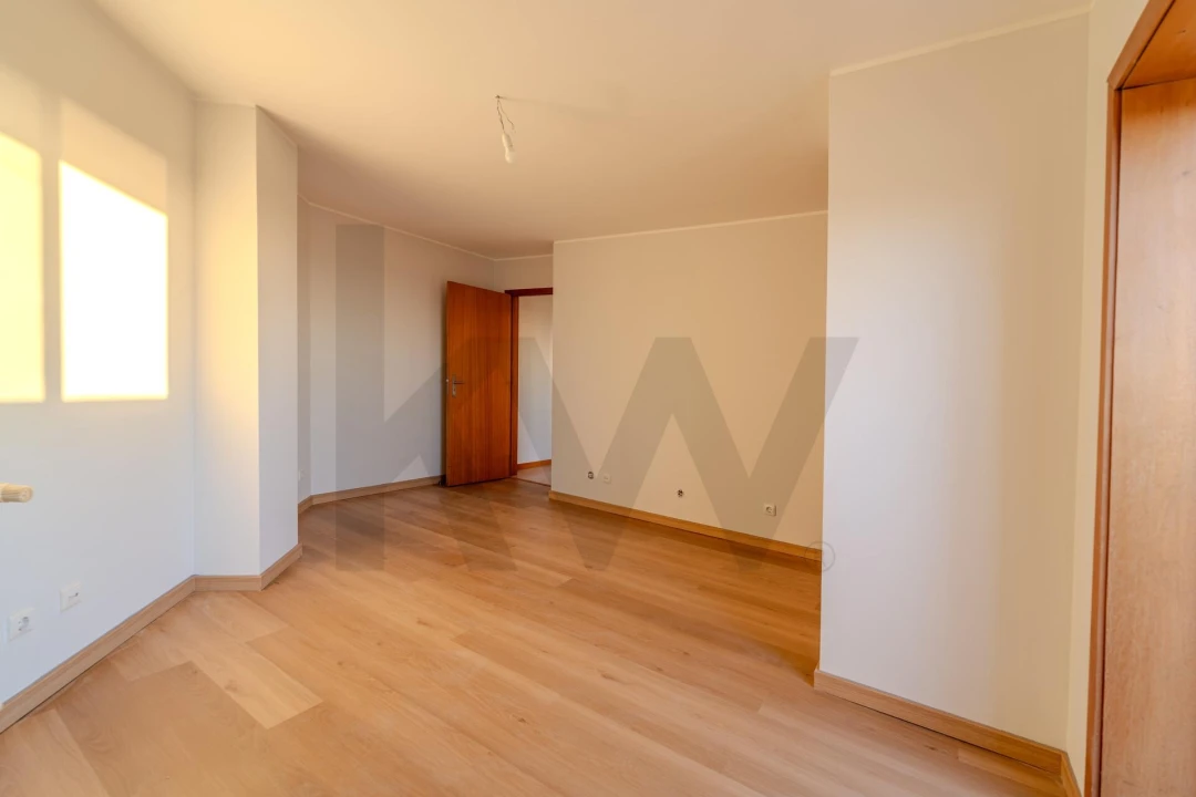 Apartamento T2 para Venda em Mafamude e Vilar do Paraíso Foto 23