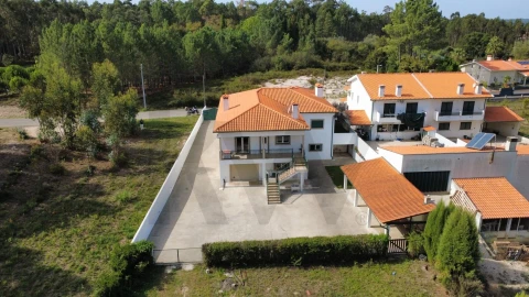 Moradia T4 para Venda em Oliveira do Bairro