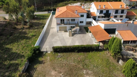 Moradia T4 para Venda em Oliveira do Bairro