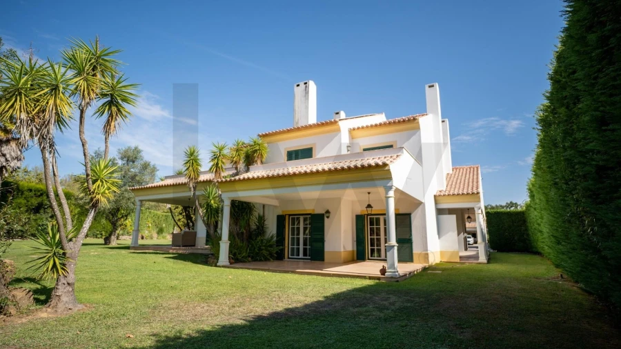Moradia T3 para Venda em Almargem do Bispo, Pêro Pinheiro e Montelavar