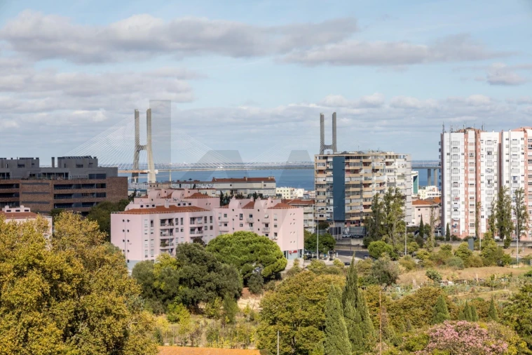 Apartamento T2 para Arrendamento em Olivais Foto 31