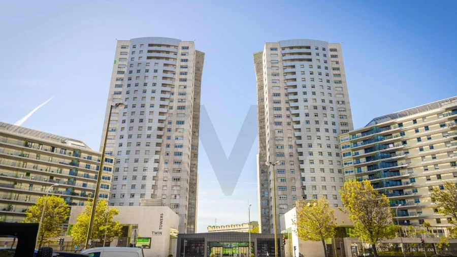 Apartamento T4 para Arrendamento em Campolide
