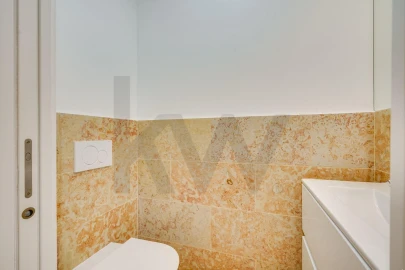 Apartamento T2 para Arrendamento em Santa Maria Maior