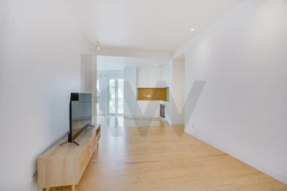 Apartamento T2 para Arrendamento em Santa Maria Maior