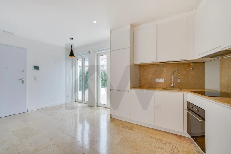 Apartamento T2 para Arrendamento em Santa Maria Maior Foto 3