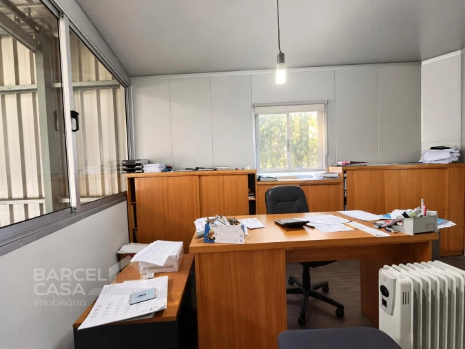 Armazém para Arrendamento em Carreira e Fonte Coberta Foto 8