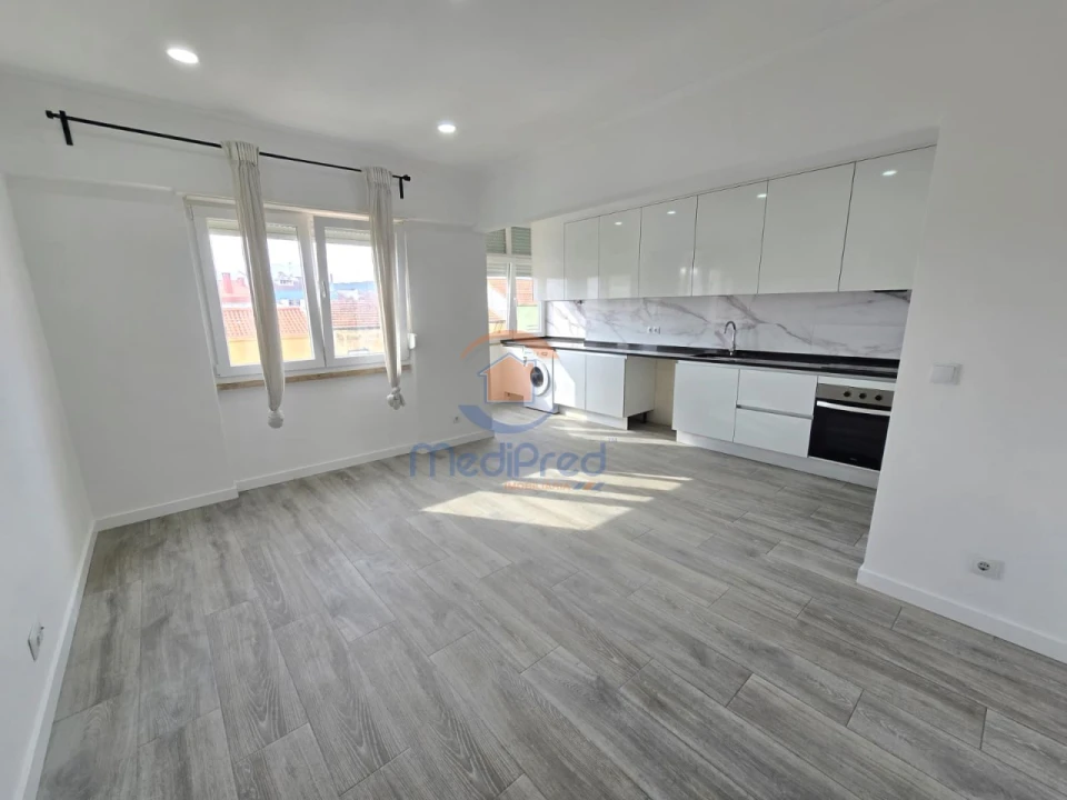 Apartamento T3 para Arrendamento em Odivelas Foto 1