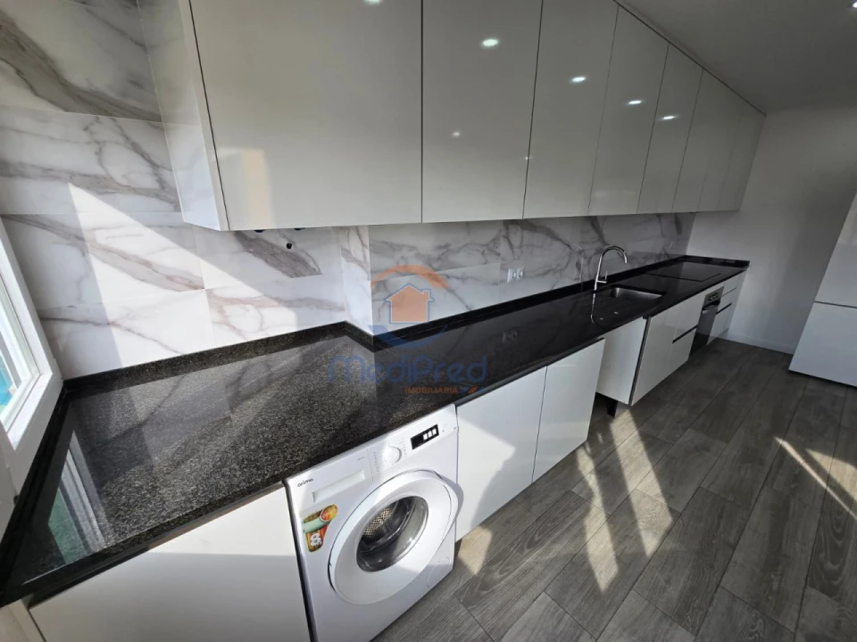 Apartamento T3 para Arrendamento em Odivelas Foto 4