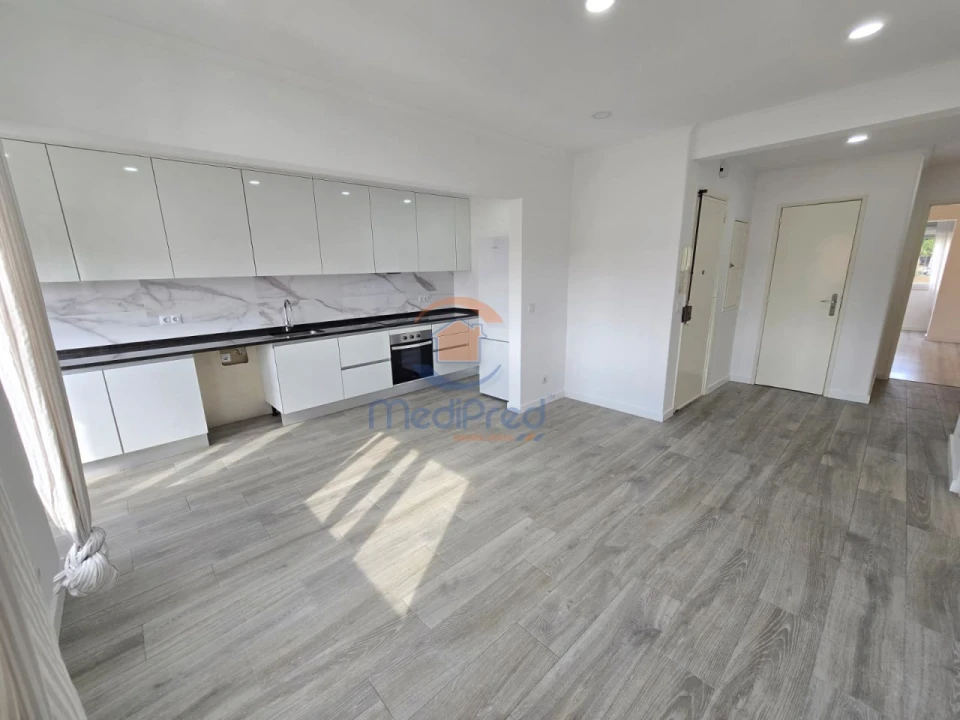 Apartamento T3 para Arrendamento em Odivelas Foto 6