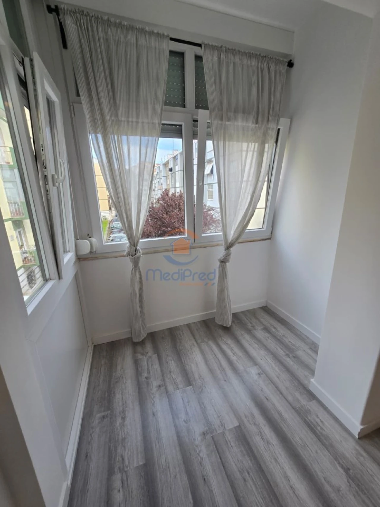 Apartamento T3 para Arrendamento em Odivelas Foto 10