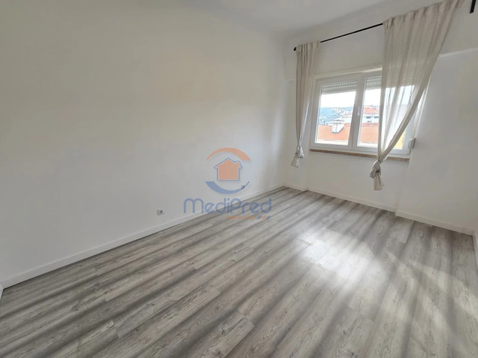 Apartamento T3 para Arrendamento em Odivelas Foto 14