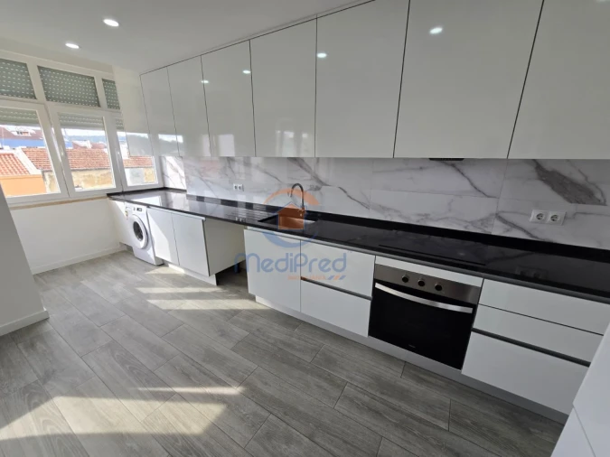 Apartamento T3 para Arrendamento em Odivelas Foto 3