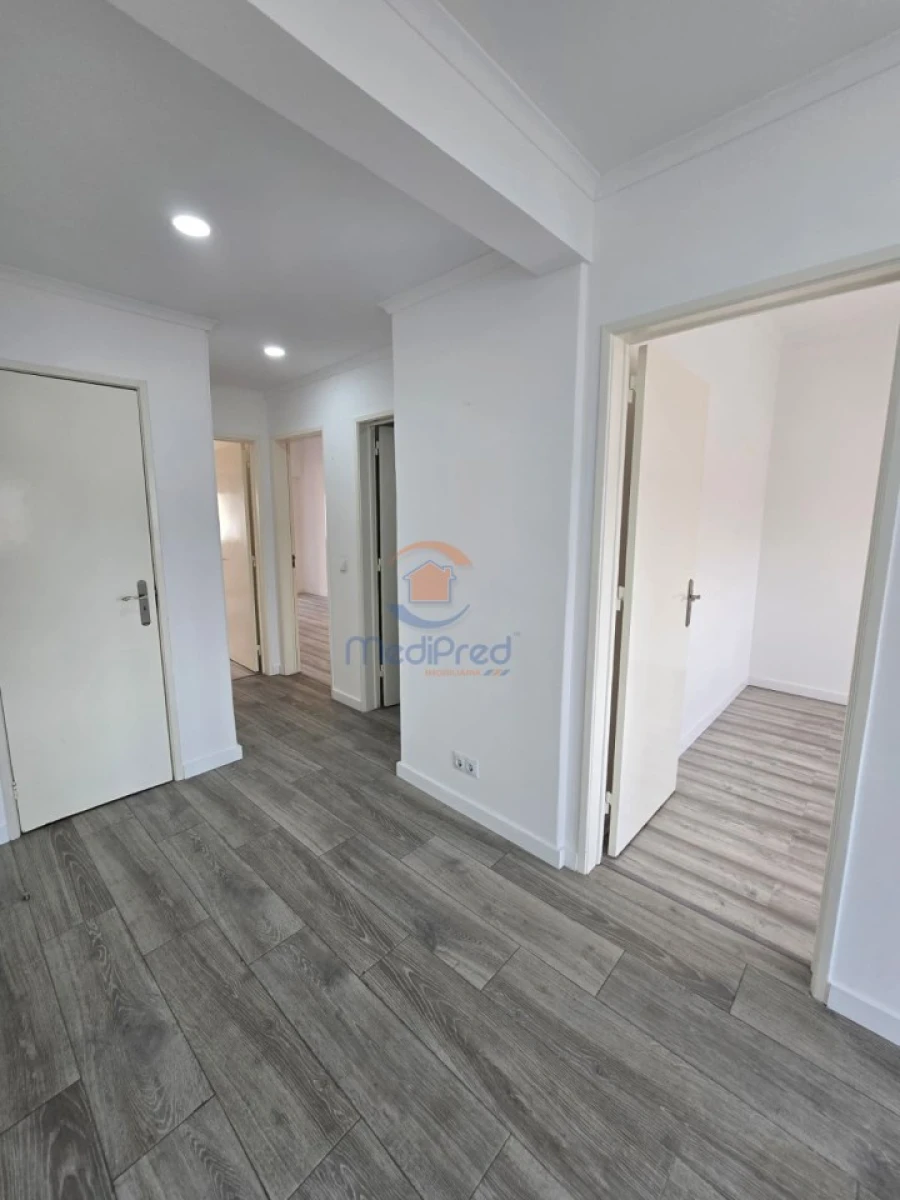 Apartamento T3 para Arrendamento em Odivelas Foto 8