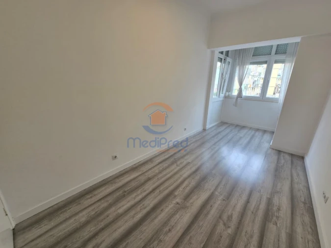 Apartamento T3 para Arrendamento em Odivelas Foto 9