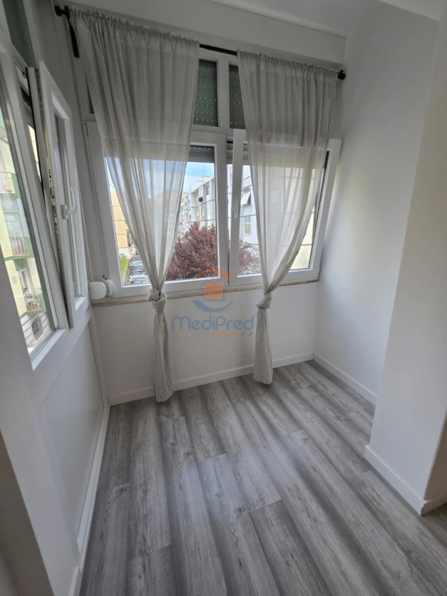Apartamento T3 para Arrendamento em Odivelas Foto 10