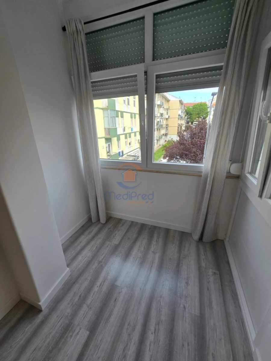 Apartamento T3 para Arrendamento em Odivelas Foto 13