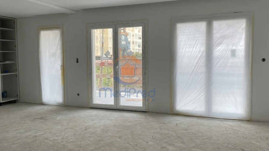 Apartamento T3 para Venda em Ramada e Caneças
