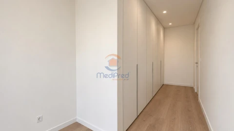 Apartamento T3 para Venda em Ramada e Caneças