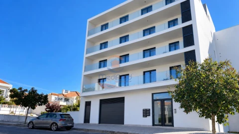 Apartamento T3 para Venda em Ramada e Caneças
