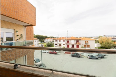 Apartamento T3 para Venda em Merelim (São Pedro) e Frossos
