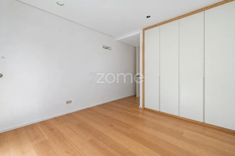 Moradia T4 para Venda em Esmoriz Foto 26