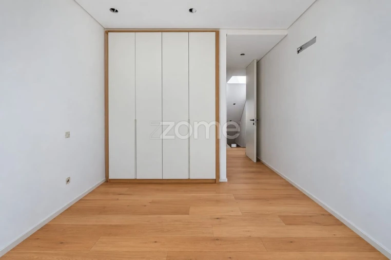 Moradia T4 para Venda em Esmoriz Foto 18