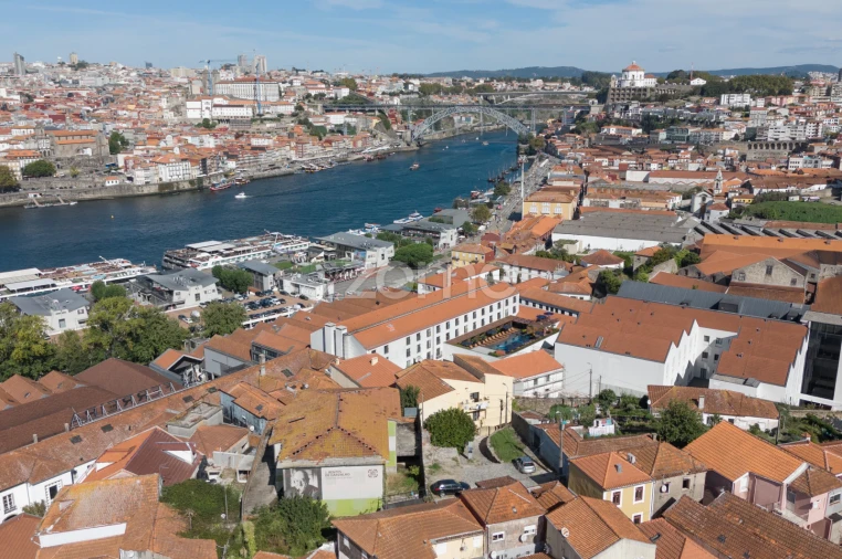 Moradia T1 para Venda em Santa Marinha e São Pedro da Afurada Foto 16