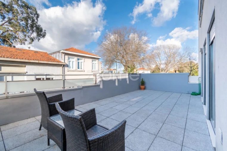 Apartamento T1 para Arrendamento em Paranhos Foto 12