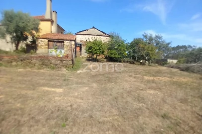 Moradia T5 para Venda em Carvalho