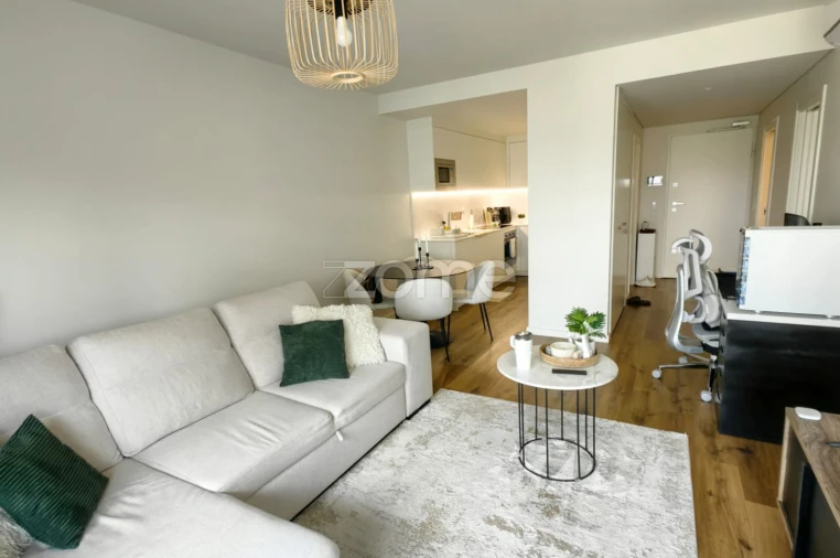 Apartamento T1 para Arrendamento em Lumiar Foto 2