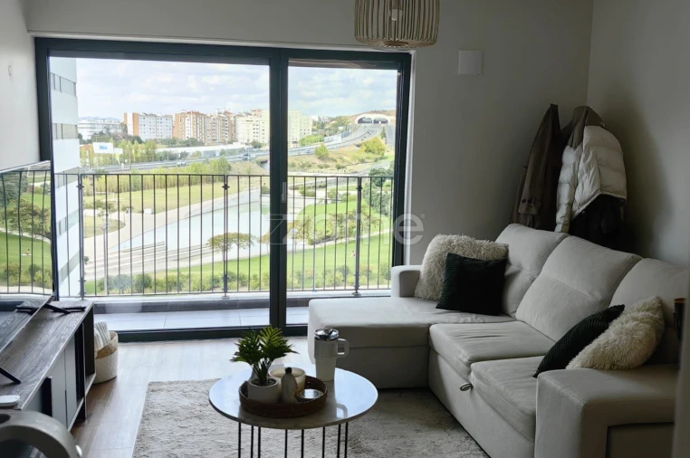 Apartamento T1 para Arrendamento em Lumiar Foto 3