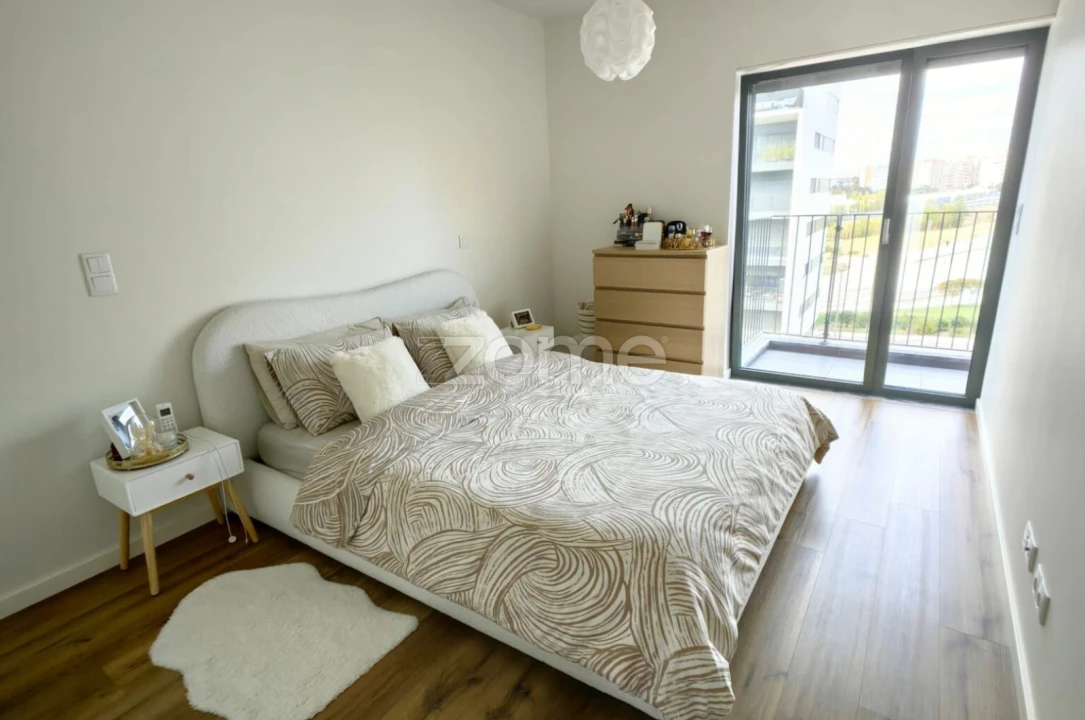 Apartamento T1 para Arrendamento em Lumiar Foto 10