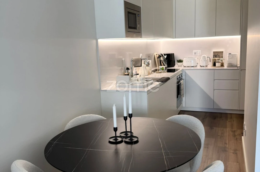 Apartamento T1 para Arrendamento em Lumiar Foto 6