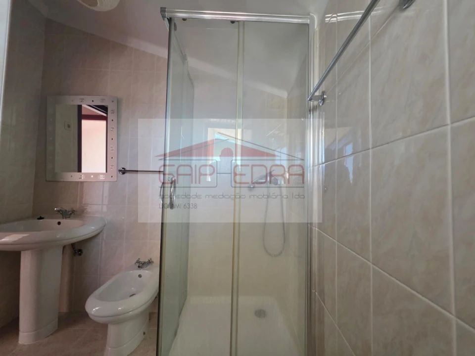 Apartamento para Venda em Abraveses Foto 12