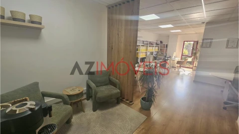 Escritório para Arrendamento em Leiria, Pousos, Barreira e Cortes