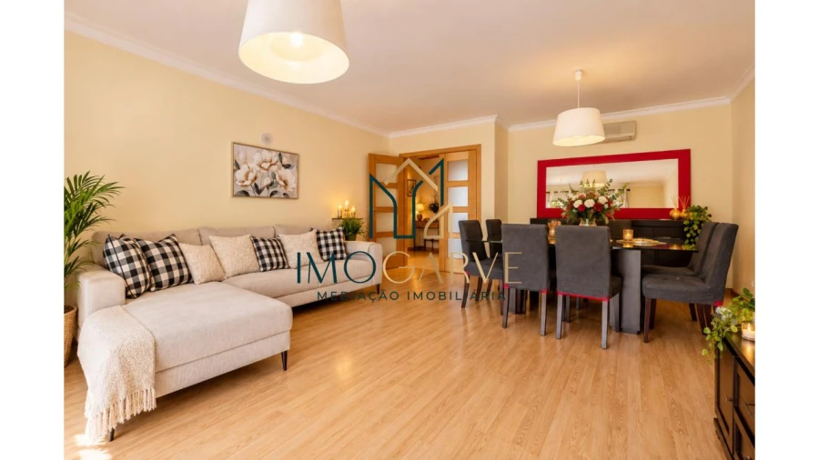 Apartamento T3 para Venda em Portimão Foto 3