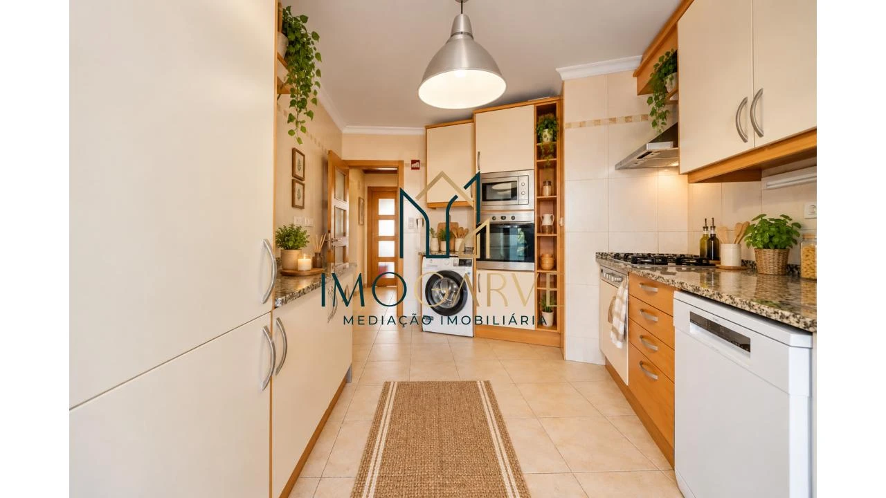 Apartamento T3 para Venda em Portimão Foto 7