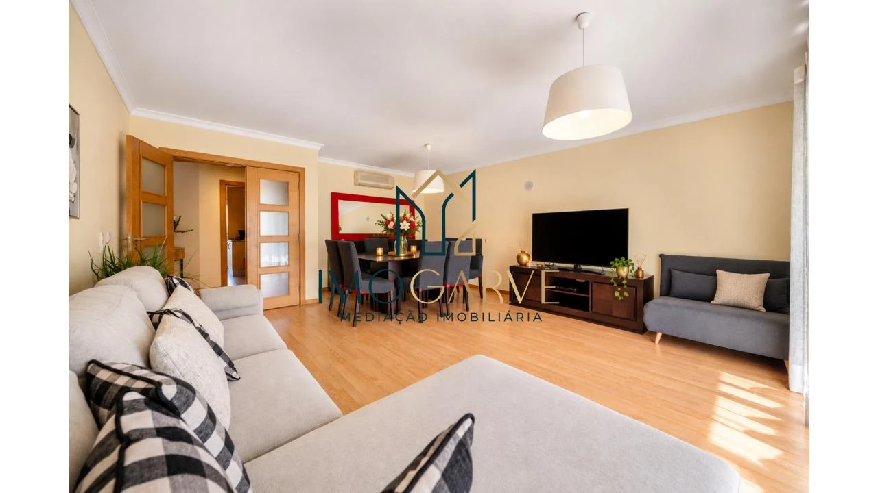 Apartamento T3 para Venda em Portimão Foto 2