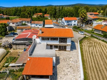 Moradia T4 para Venda em Aver-O-Mar, Amorim e Terroso