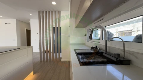 Moradia T3 para Venda em Fernao Ferro