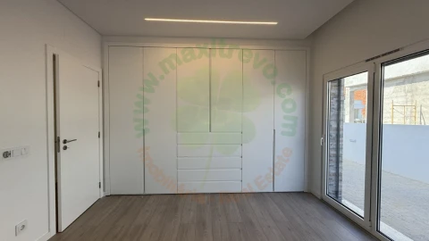 Moradia T3 para Venda em Fernao Ferro