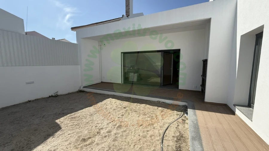 Moradia T3 para Venda em Fernao Ferro Foto 13