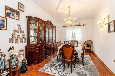 Moradia T3 para Venda em Pontinha e Famões