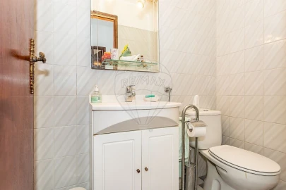 Moradia T3 para Venda em Pontinha e Famões