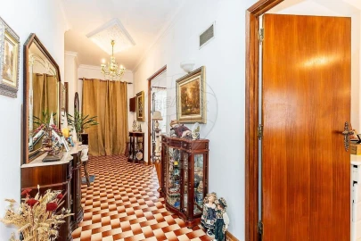 Moradia T3 para Venda em Pontinha e Famões