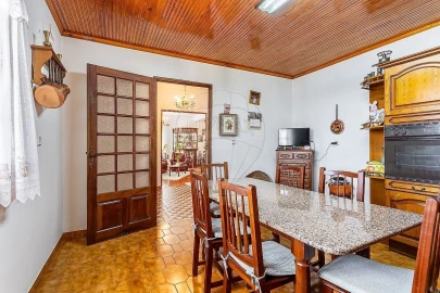 Moradia T3 para Venda em Pontinha e Famões
