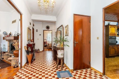 Moradia T3 para Venda em Pontinha e Famões