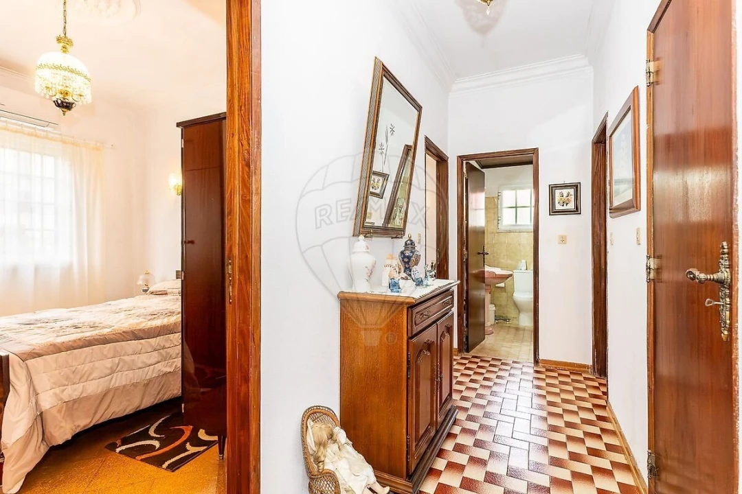 Moradia T3 para Venda em Pontinha e Famões Foto 12