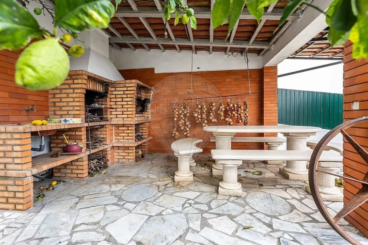 Moradia T3 para Venda em Pontinha e Famões Foto 36