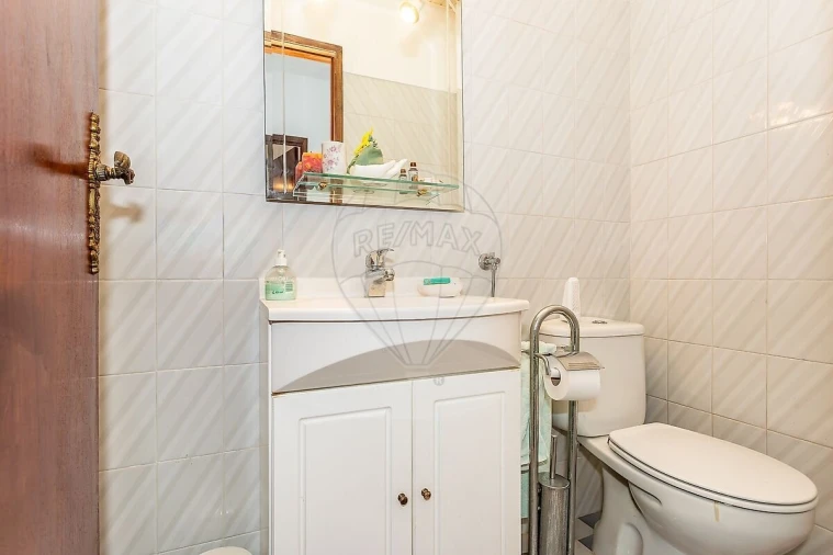 Moradia T3 para Venda em Pontinha e Famões Foto 16